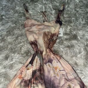 Backless Flower Dress✨🤍